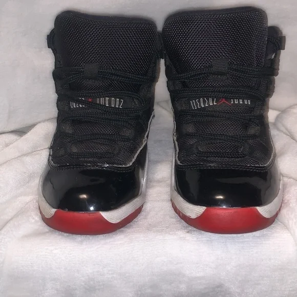 Jordan Retro 11 Bred Hightops - Picture 2 of 7